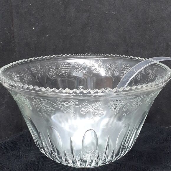 Indiana Glass Clear Punch Bowl Harvest Grapes Fruit Pattern Vintage USA - Picture 1 of 6